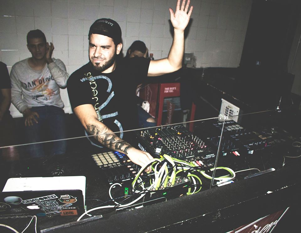 El DJ Andrés Bedoya Botero, conocido en el gremio musical como Hi Hat. Foto tomada del perfil público de Facebook.