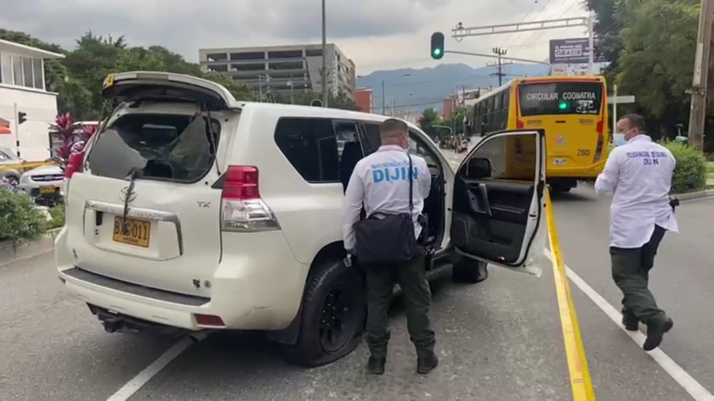 En esta camioneta se transportaba el sospechoso de abalear a los limpiavidrios en el Centro, el cual fue detenido. Foto cortesía de Denuncias Antioquia.