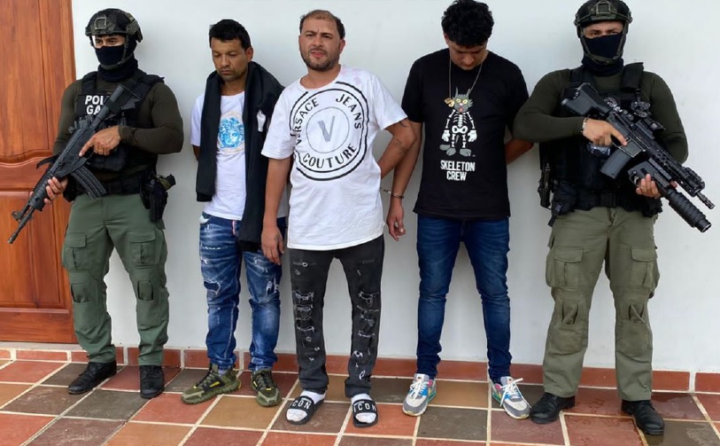 Los capturados, de izquierda a derecha: alias “Morongoro”, “Ómar” y “Gago”. Foto cortesía de la Policía.