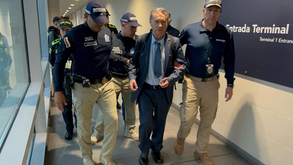 Carlos Lehder, antiguo narco del cartel de Medellín, ya está libre en Colombia. Foto: cortesía de Migración.