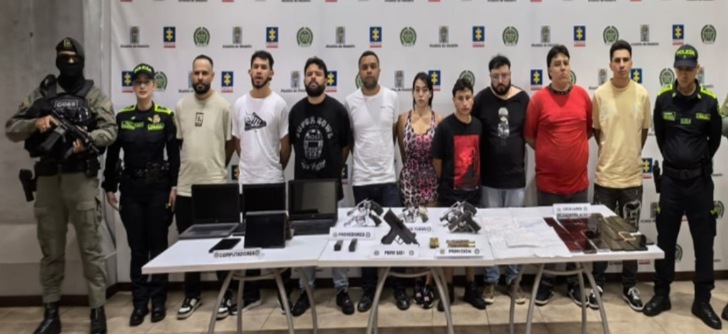 Estas fueron las personas capturadas en el allanamiento al barrio Kennedy, en Medellín. Cortesía.